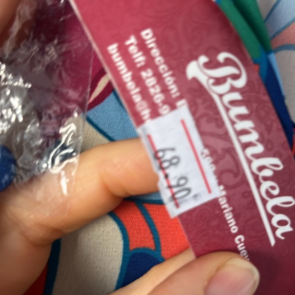 Classic $70 runway style colorful poly top with fabric covered buttons - Picture 5 of 7